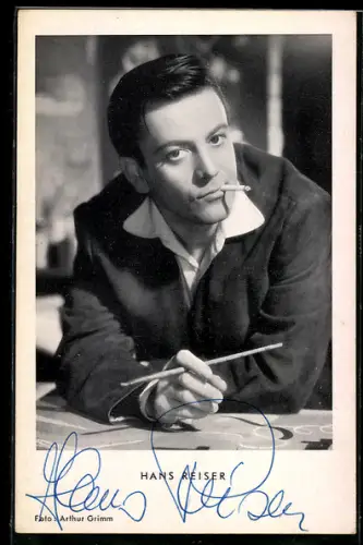 AK Schauspieler Hans Reiser in die Kamera blickend, Autograph