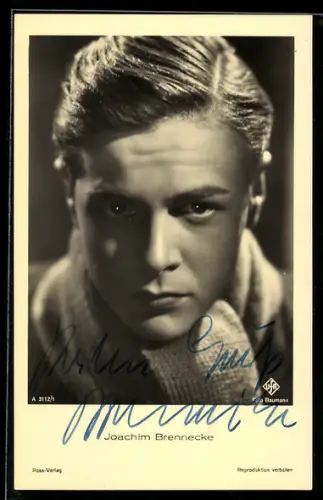 AK Schauspieler Joachim Brennecke mit Seitenscheitel, Autograph