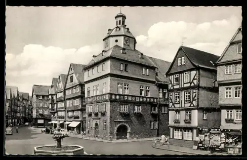 AK Herborn /Dillkreis, Marktplatz mit Rathaus