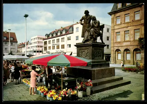 AK Hanau am Main, Partie am Markt mit Gebrüder Grimm-Denkmal