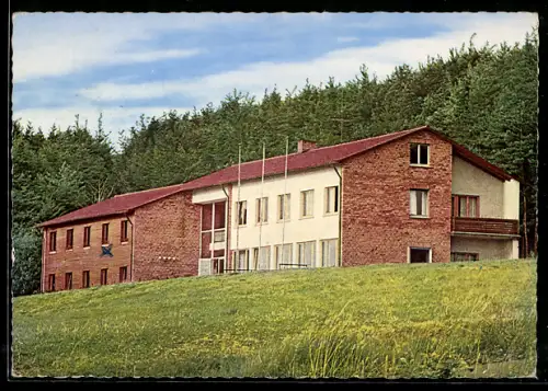 AK Geislitz, Jugendherberge in der Aussenansicht mit angrenzendem Wald