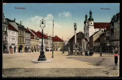 AK Komotau / Chomutov, Marktplatz mit Denkmal