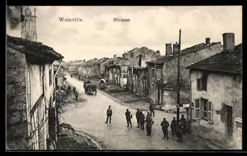 AK Woinville, Soldaten auf einer Strasse