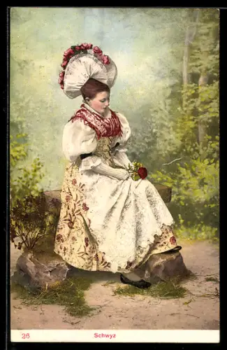 AK Frau in schwyzer Tracht