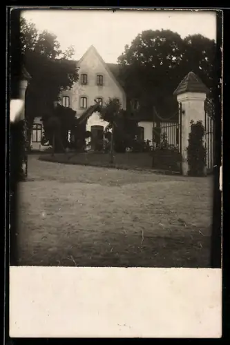 Foto-AK Golzow, Toreingang zum Herrenhaus