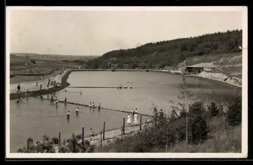 Foto-AK Argenthal, Blick auf das Schwimmbad mit Badegästen