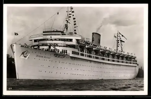 AK KDF-Urlauberschiff Wilhelm Gustloff mit gesetzten Signalflaggen, -Fahne