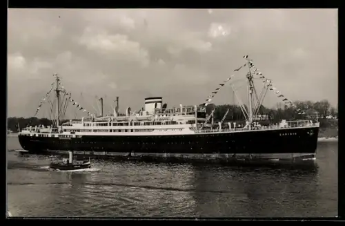AK Passagierschiff M.S. Caribia der Hamburg-Amerika Linie bei Einfahrt in den Hafen