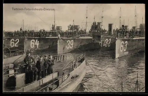 AK Torpedoboote der Kaiserlichen Marine im Päckchen im Hafen liegend, dabei S-139, S-132, V-164, V-162