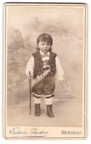 Fotografie Edwin Tucker, Herisau, Oberdorfstrasse 137, Kleinkind in schweizer Tracht