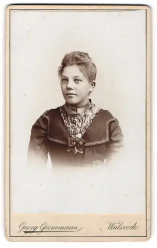 Fotografie Georg Gronemann, Walsrode, Porträt der Frau Marie Heuer