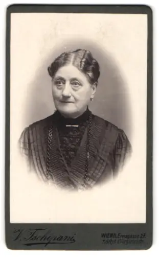 Fotografie Viktor Tschipani, Wien, Enngasse 27, Porträt einer älteren Dame, 1912