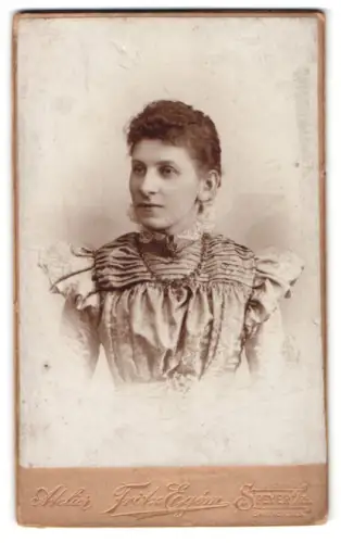 Fotografie Atelier Fritz Egém, Speyer, Bahnhofstrasse 5, Porträt einer jungen Frau