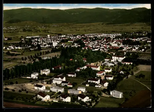 AK Bad Krozingen, Luftaufnahme, Kurgebäude, Schwarzwald