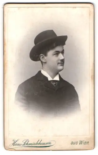 Fotografie Hans Schmiedehausen, Wien, Porträt des jungen Mannes Leopold