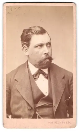 Fotografie Raentz & Peierl, Wien, Kochgasse 29, Porträt edes Herrn Edurd