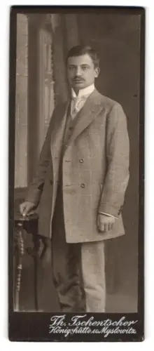 Fotografie Th. Tschentscher, Königshütte, Tempelstrasse 12, Portrait des Herrn Artur Gallaschick, 1911