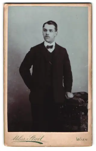 Fotografie Anton Streit, Wien, Steinackergasse 20, Porträt eines eleganten Herrn