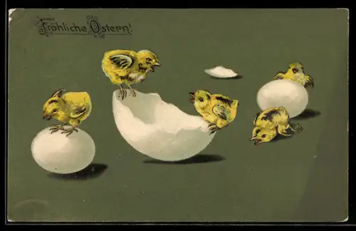 Präge-AK Fünf fröhliche Osterküken spielen an Eierschalen