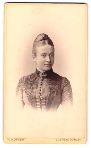 Fotografie W. Höffert, Dresden, See Strasse 21, Porträt einer Dame