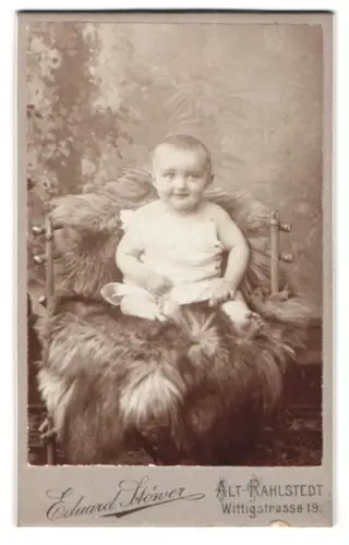 Fotografie Eduard Stöwer, Alt-Rahlstedt, Wittigstrasse 19, Porträt eines kleinen Kindes