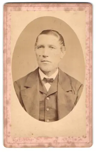 Fotografie M. Kellemen, Graz, Herrngasse 30, Porträt eines Mannes