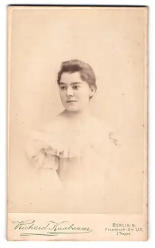 Fotografie Richard Kaskaum, Berlin, Friedrich-Str. 125, Porträt einer jungen Dame