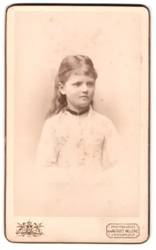 Fotografie August Wilcke, Innsbruck, Rudolfplatz 3, Porträt eines jungen Mädchens