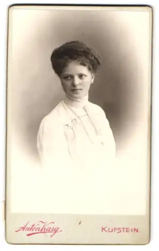 Fotografie Anton Karg, Kufstein, Unterer Stadtplatz 7, Porträt einer jungen Frau