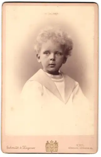 Fotografie Schmidt & Wegener, Kiel, Dänische Strasse 35, Kleiner Junge in Matrosenhemd