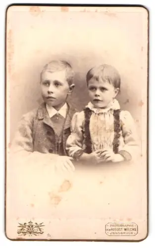 Fotografie August Wilcke, Innsbruck, Rudolfstrasse 3, Zwei Kinder im Porträt
