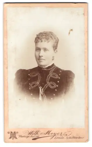 Fotografie Wilh. Meyer, Stade, Schifferthor, Porträt einer Dame