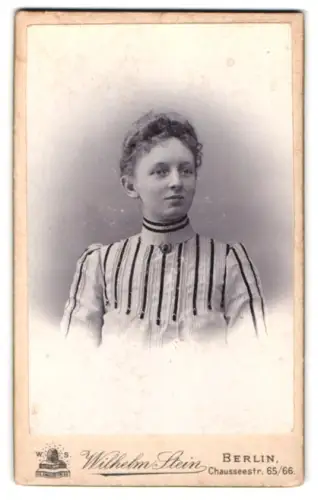 Fotografie Wilhelm Stein, Berlin, Chausseestr. 65/66, Porträt einer jungen Frau