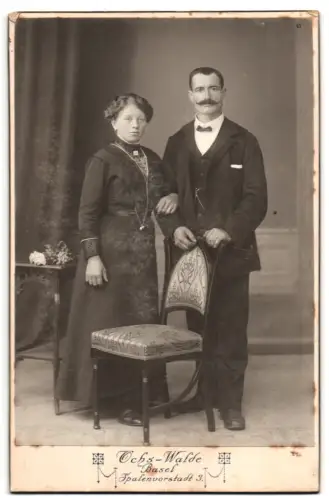 Fotografie Ochs-Walde, Basel, Spalenvorstadt 3, Elegantes Paar im Studio