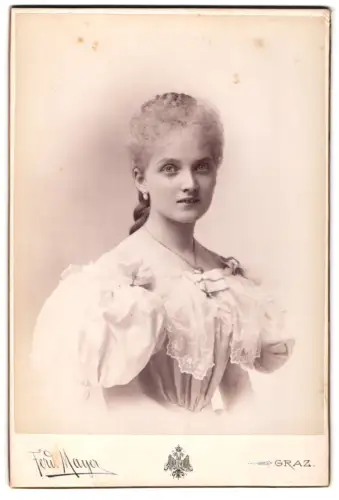 Fotografie Ferd. Mayer, Graz, Beethovenstrasse 21, Porträt einer jungen Frau