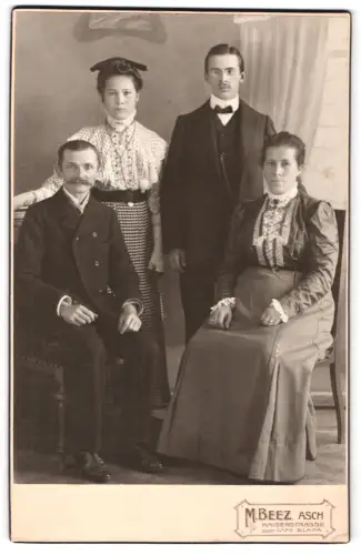 Fotografie M. Beez, Asch, Kaiserstrasse, Familienporträt