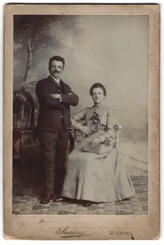 Fotografie Seering, Wien, Stockhammergasse 3, Elegantes Paar im Studio