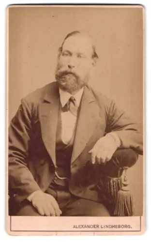Fotografie Alexander Lindheborg, Karlskrona, Portrait des Herrn Gustafsson