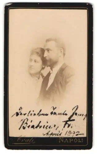 Fotografie Avati, Napoli, Strada Vittoria, Paar im Profil, 1892