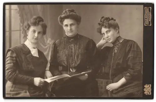 Fotografie Wilh. Hofmann, Erfurt, Anger 23, Emma Heinemann, Auguste Vogelbein und Anne Faukert