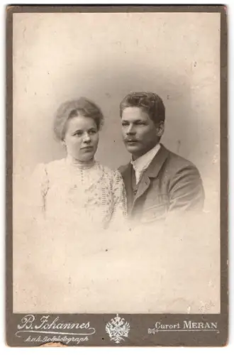 Fotografie B. Johannes, Meran, Porträt eines Paares