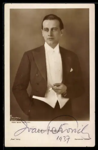 AK Schauspieler Iwan Petrovich, Portrait im Frack, Autograph