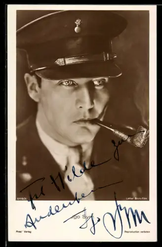 AK Schauspieler Igo Sym mit Hut und Pfeife, Autograph