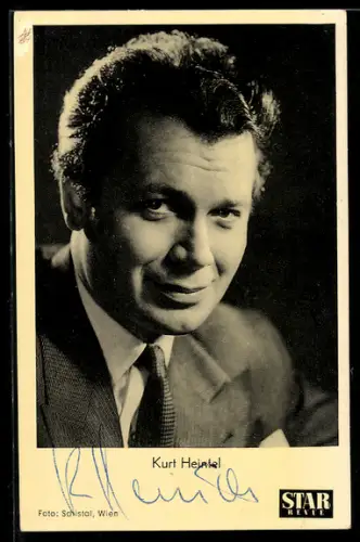 AK Schauspieler Kurt Heintel im Anzug posierend, Autograph