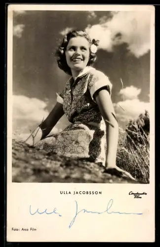 AK Schauspielerin Ulla Jacobsson in sommerlichem Kleid, Autograph