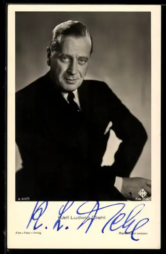 AK Schauspieler Karl Ludwig Diehl charmant im eleganten Anzug, Autograph
