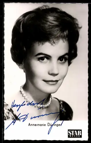 AK Schauspielerin Annemarie Düringer mit Perlenhalskette, Autograph