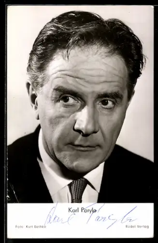 AK Schauspieler Karl Paryla im Anzug, Autograph