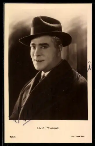 AK Schauspieler Livio Pavanello mit Hut, Autograph