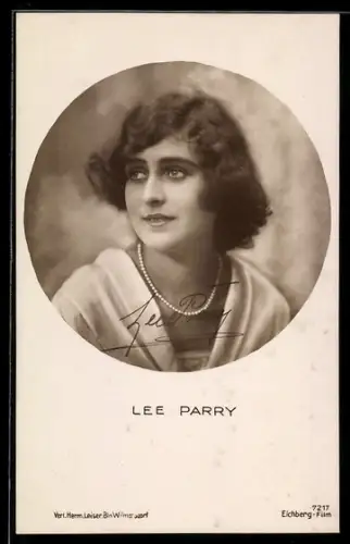AK Schauspielerin Lee Parry im Porträt, Autograph